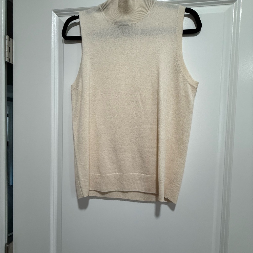 Bloomingdale's Cashmere Cream Turtleneck Sweater
